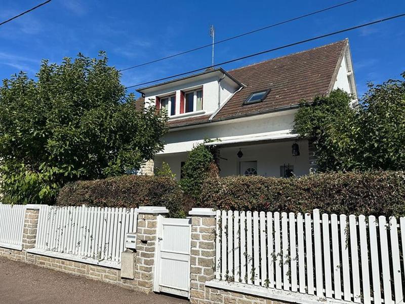 Maison - 200 m² - 8 pièces