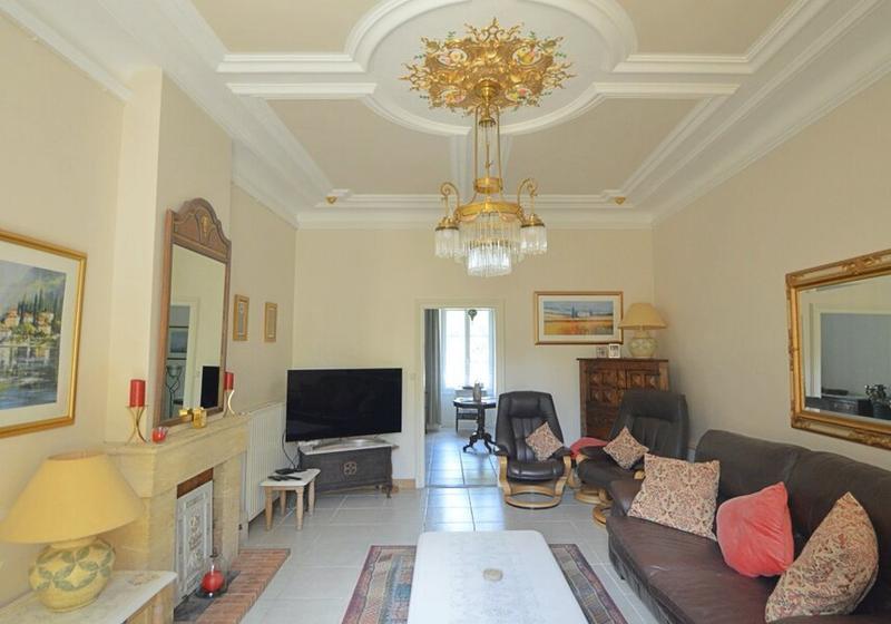 Maison - 348 m² - 12 pièces