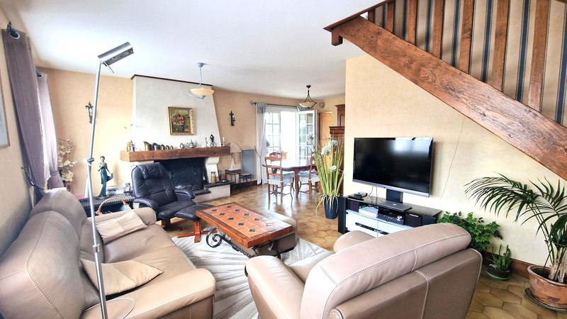 Maison - 90 m² - 5 pièces