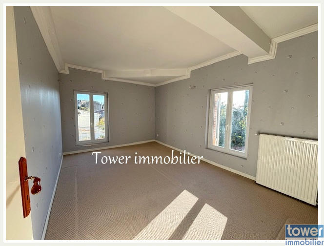 Maison - 180 m² - 7 pièces