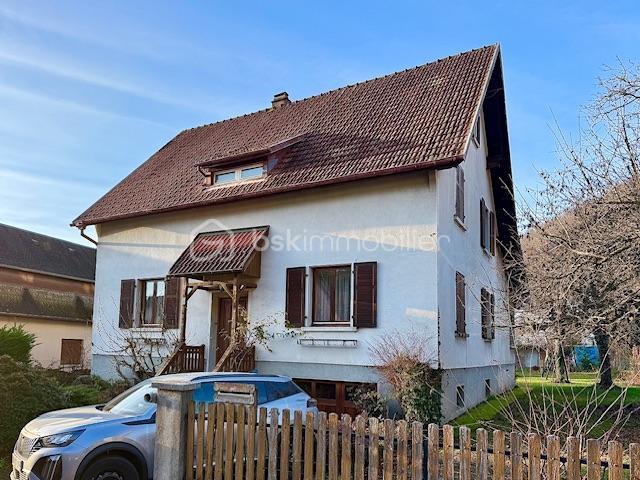 Maison traditionnelle - 210 m² - 10 pièces