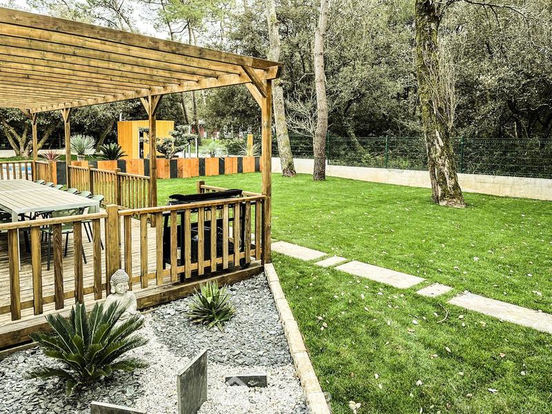 Maison - 180 m² - 9 pièces