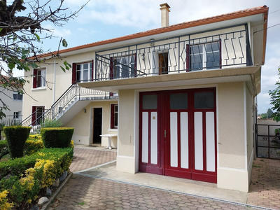 Maison - 180 m² - 8 pièces