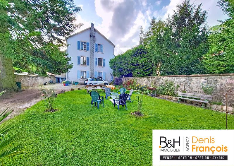 Maison - 380 m² - 18 pièces