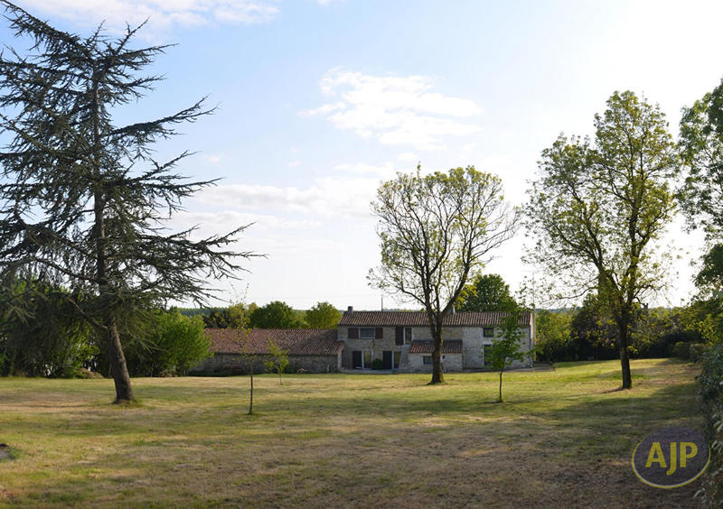 Maison - 168 m² - 6 pièces