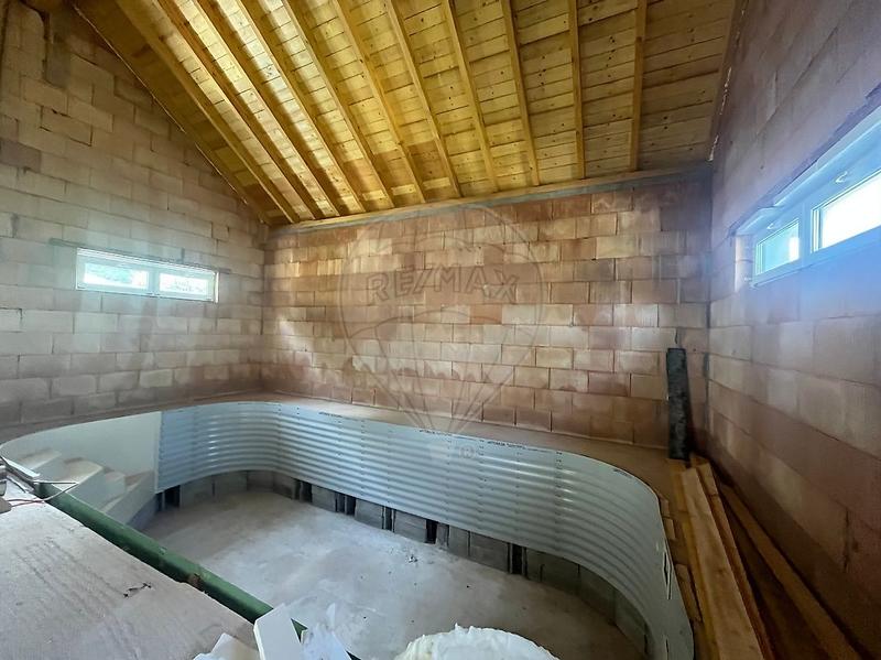 Maison - 300 m² - 10 pièces