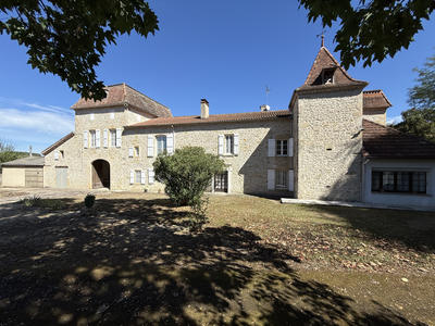 Maison - 400 m² - 12 pièces