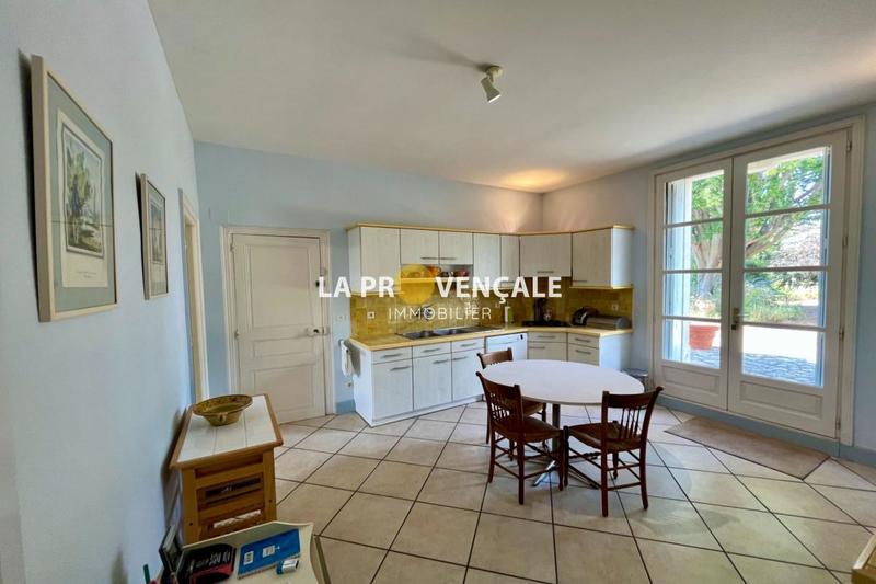 Demeure - 265 m² - 8 pièces