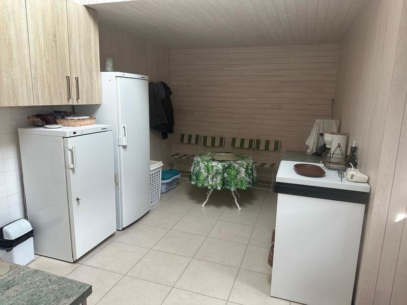 Maison - 236 m² - 11 pièces