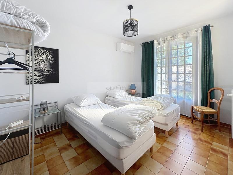 Maison - 168 m² - 8 pièces