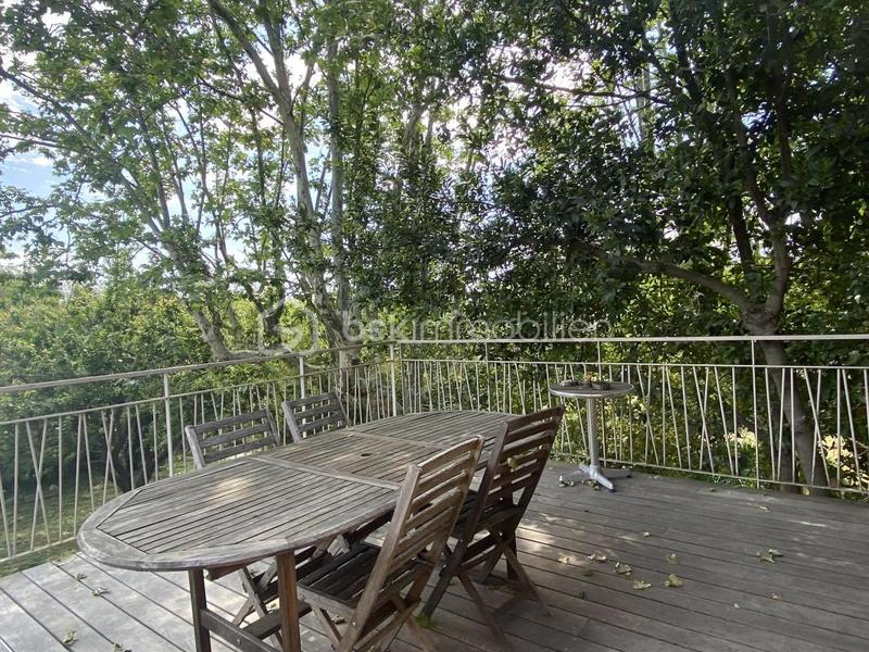 Maison - 389 m² - 13 pièces