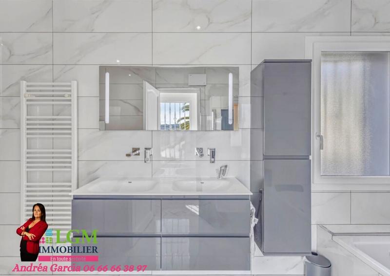 Villa - 230 m² - 6 pièces