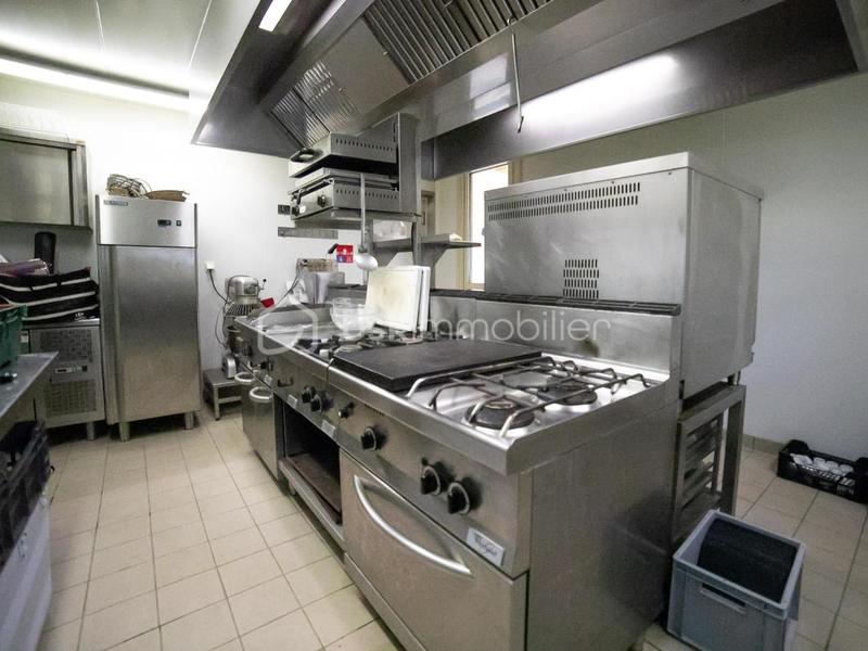 Demeure - 1 500 m² - 25 pièces