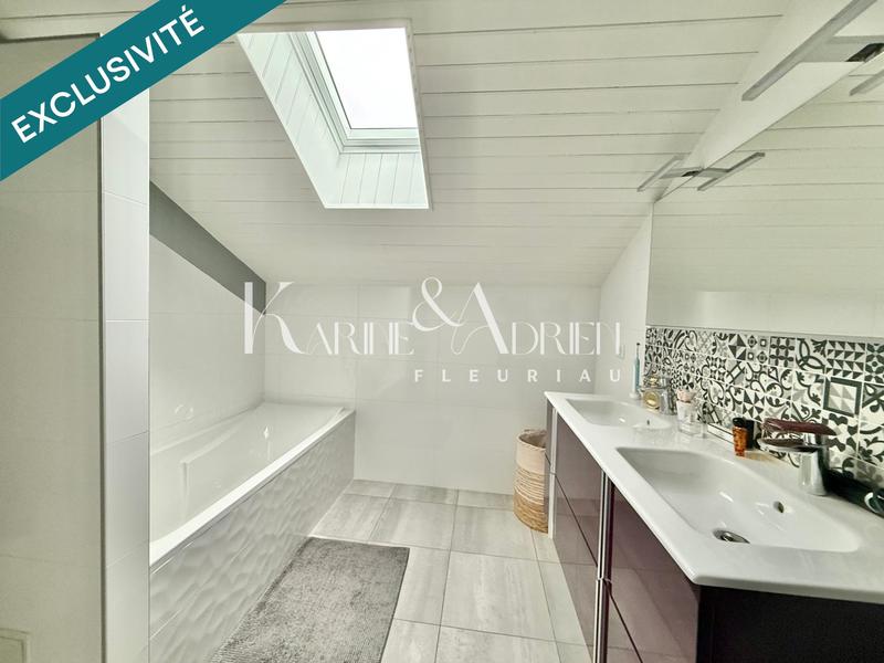 Maison - 210 m² - 6 pièces