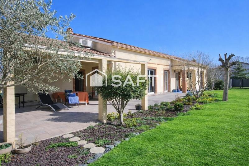 Maison - 250 m² - 8 pièces