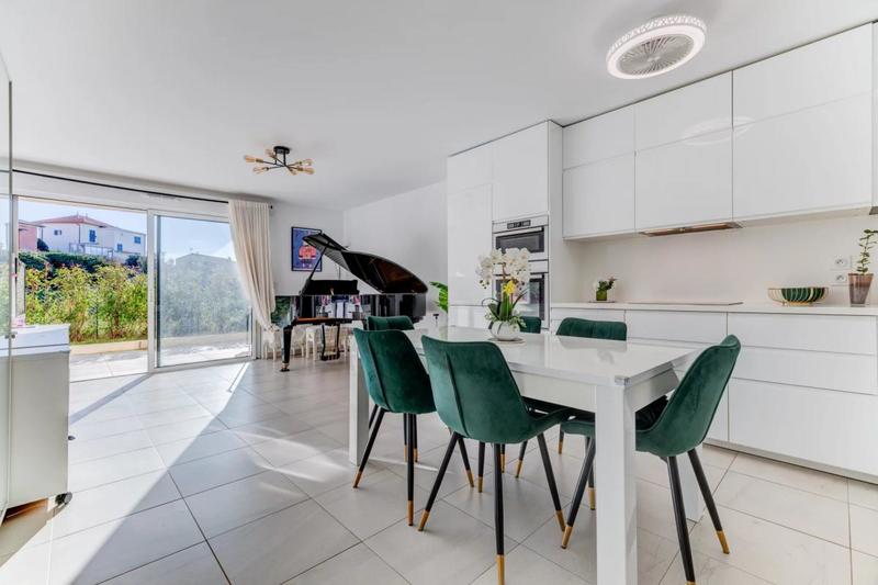 Appartement - 70 m² - 3 pièces