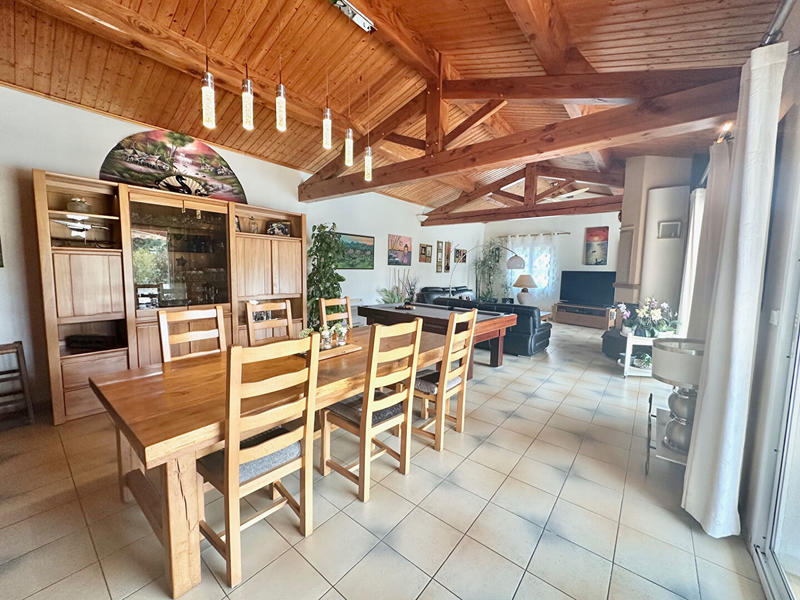 Maison - 208 m² - 6 pièces