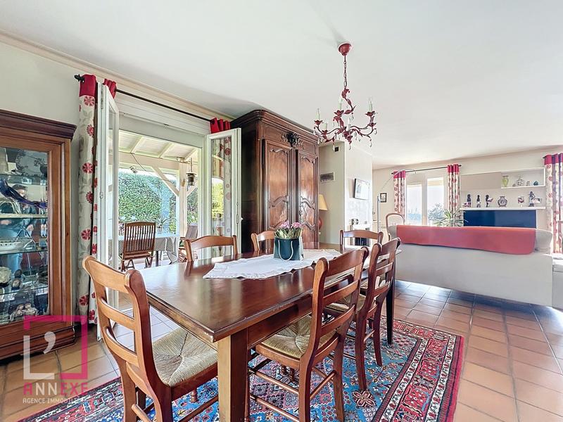 Maison - 217 m² - 7 pièces