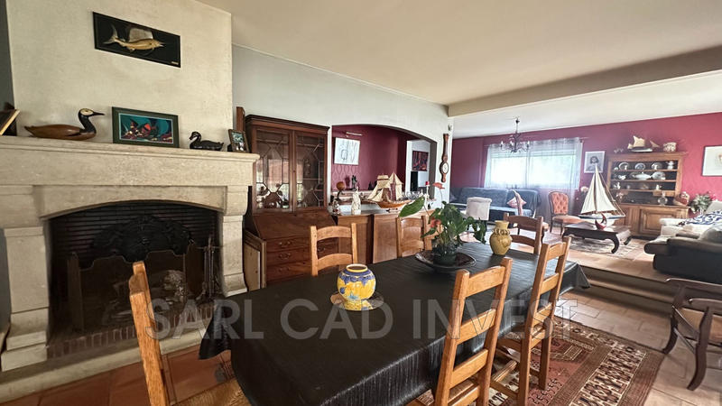 Maison - 280 m² - 8 pièces