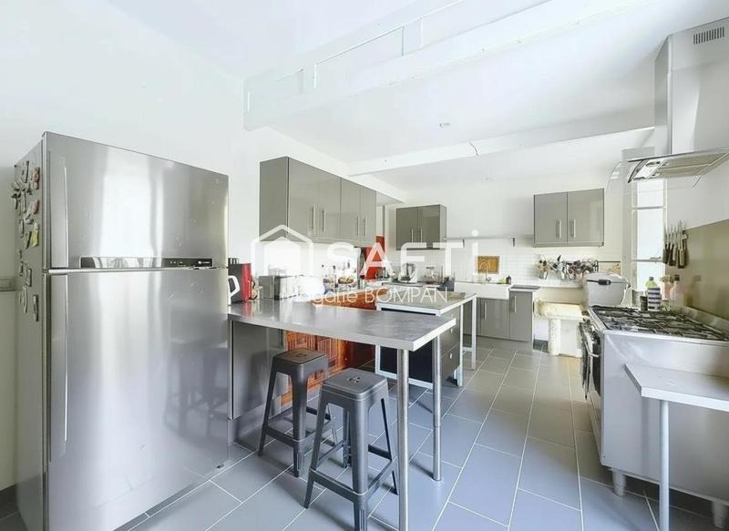 Maison de maîtres - 320 m² - 12 pièces