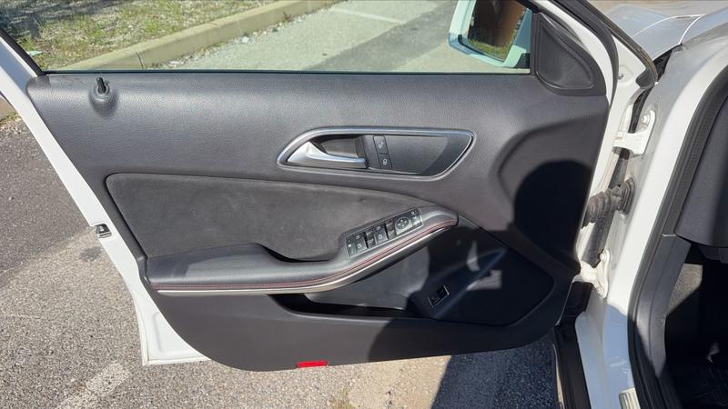 Mercedes Classe Gla 1.6 180 122.0 Fascination - Automatique Toit ouvrant