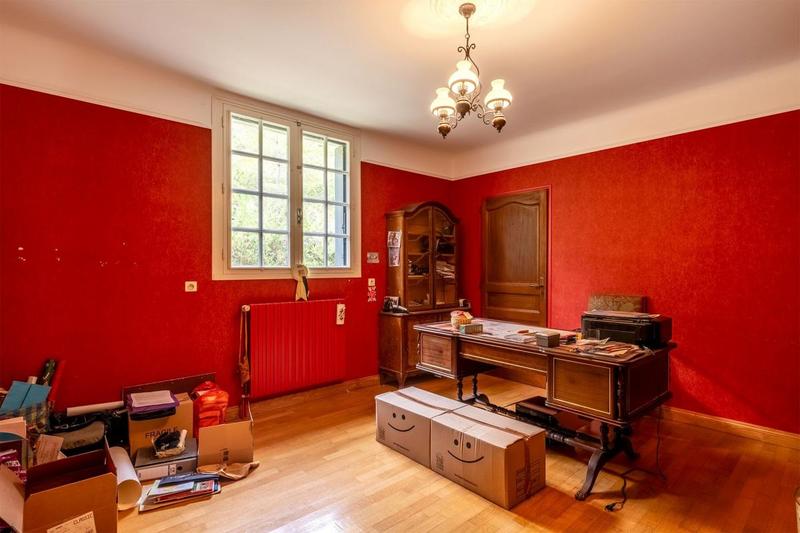 Maison - 307 m² - 11 pièces