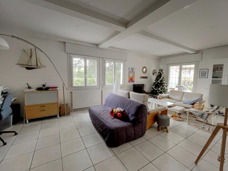 Maison - 212 m² - 6 pièces