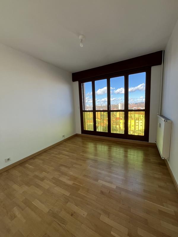 Appartement - 100 m² - 5 pièces