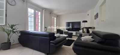 Maison - 102 m² - 4 pièces