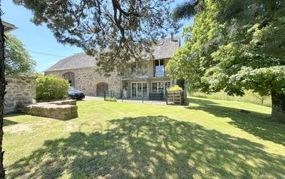 Propriété - 220 m² - 10 pièces