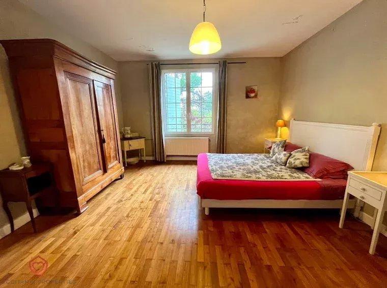 Corps de ferme - 412 m² - 10 pièces