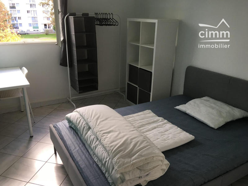 Appartement - 80 m² - 6 pièces