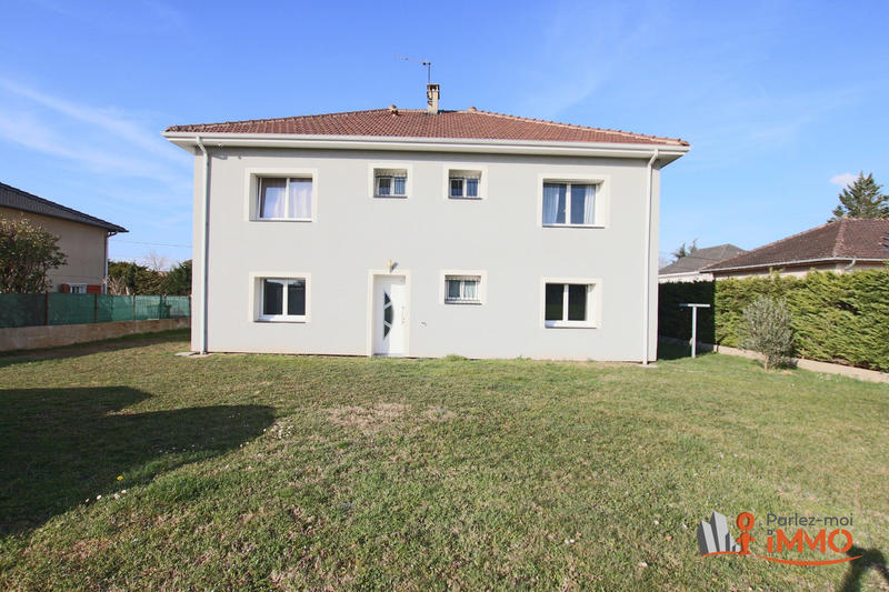 Villa - 200 m² - 6 pièces
