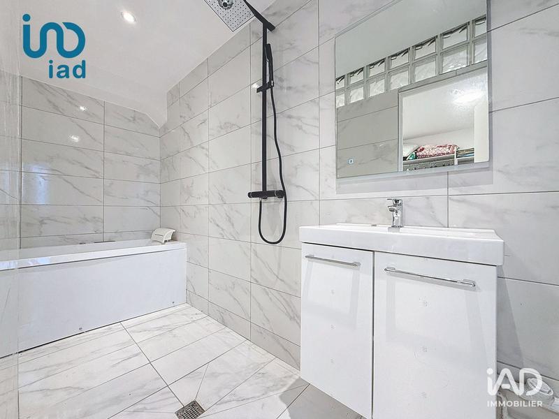 Maison - 250 m² - 11 pièces