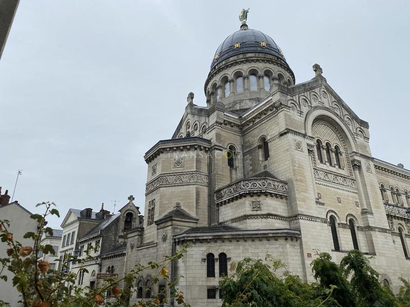 Fonds de commerce - Local d'activité / Entrepôt - 190 m²