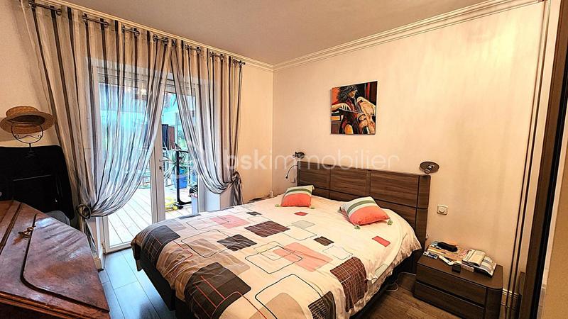 Demeure - 190 m² - 6 pièces