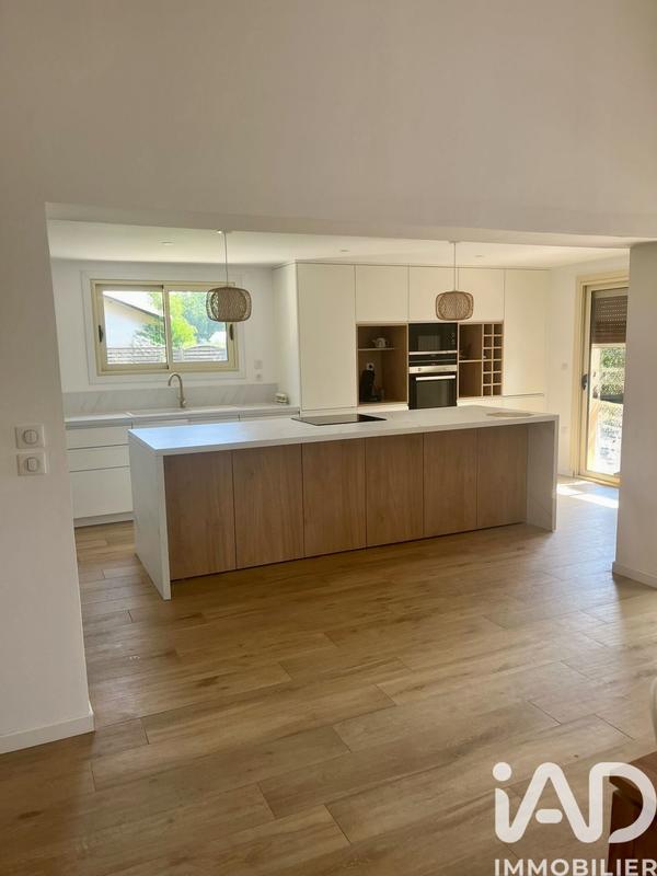 Maison - 180 m² - 6 pièces