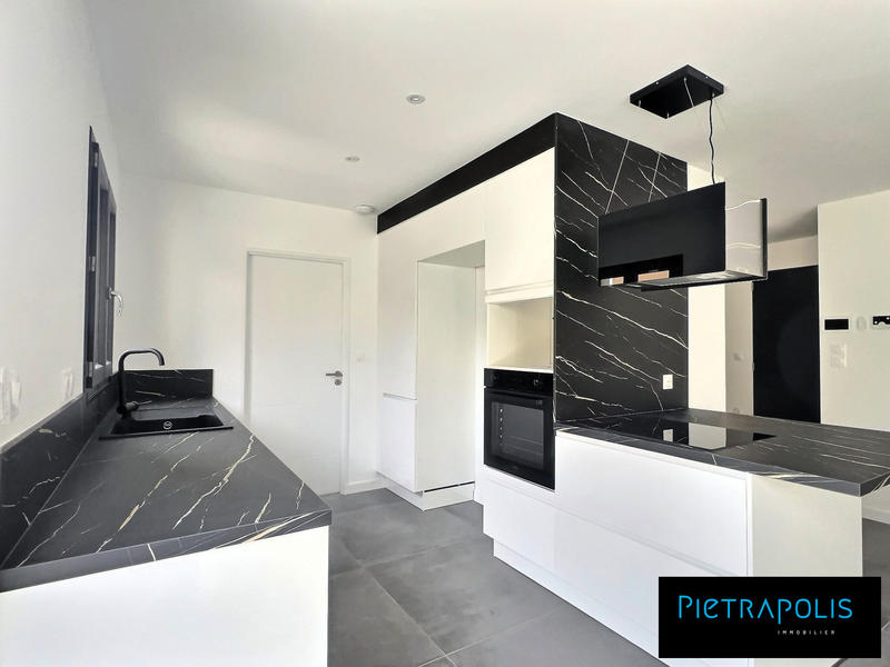 Maison - 98 m² - 4 pièces