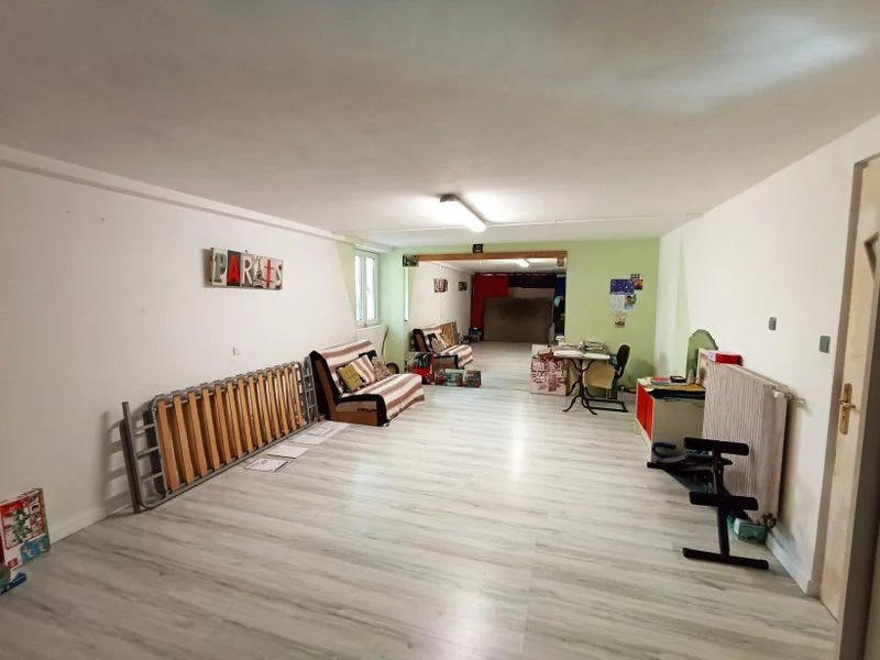 Maison - 214 m² - 9 pièces