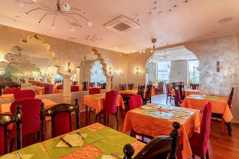 Local commercial - 153 m² - 2 pièces