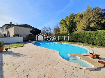 Maison - 229 m² - 6 pièces