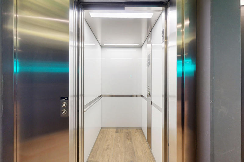 Local commercial - 90 m² - 2 pièces