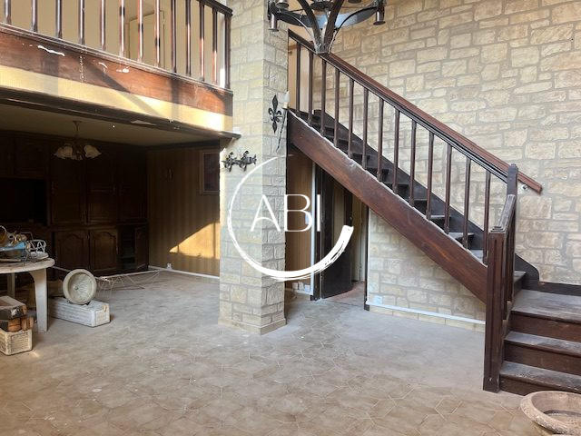 Appartement - 94 m² - 5 pièces