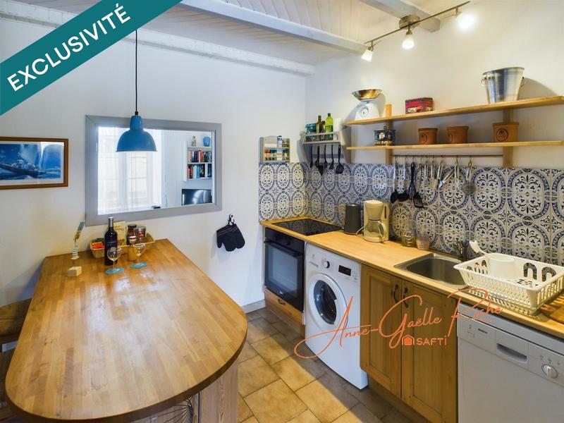 Maison - 300 m² - 16 pièces