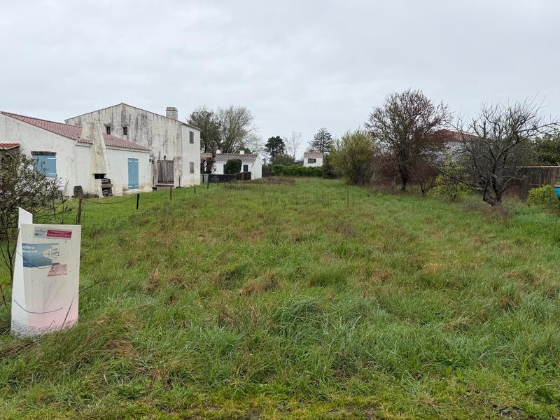 Terrain constructible - 930 m²