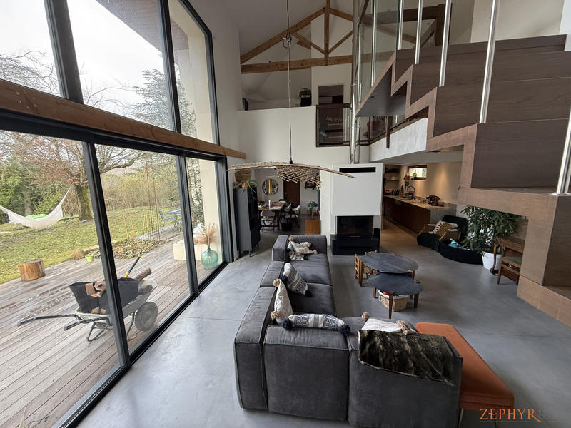 Maison contemporaine - 183 m² - 7 pièces