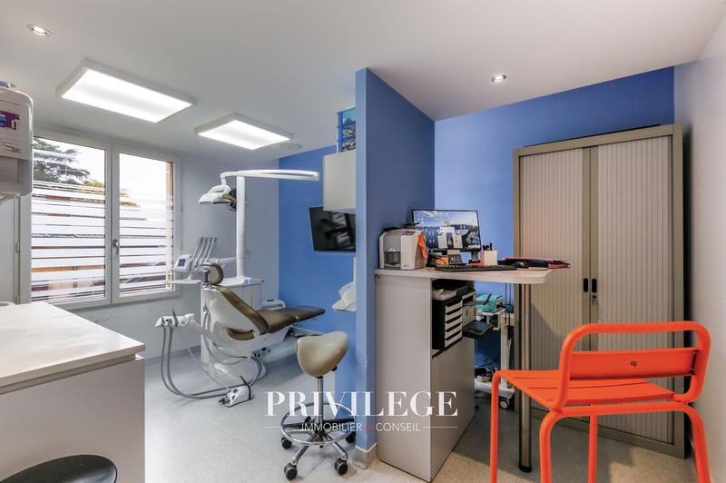 Local commercial - 85 m² - 3 pièces