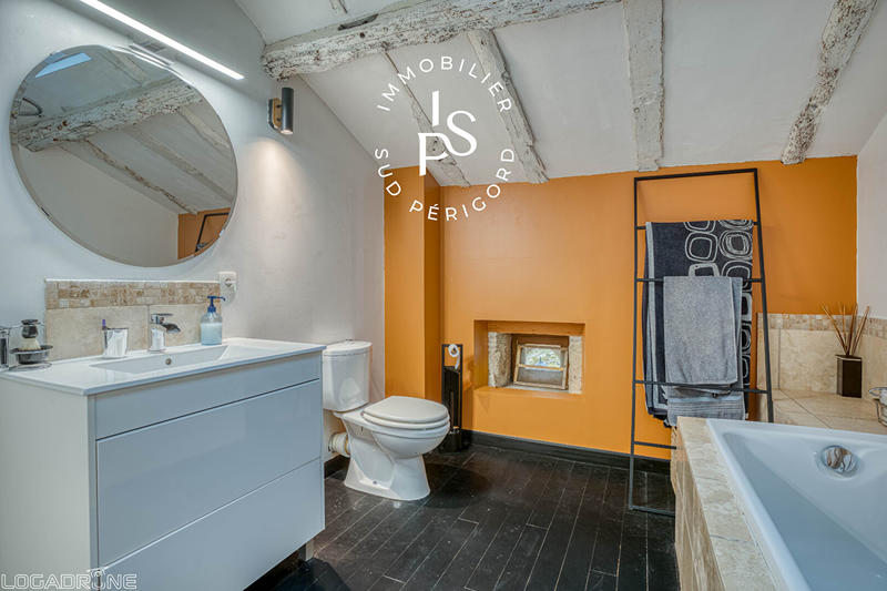 Maison - 200 m² - 5 pièces