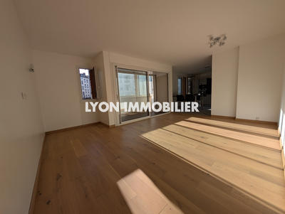 Appartement - 97 m² - 4 pièces