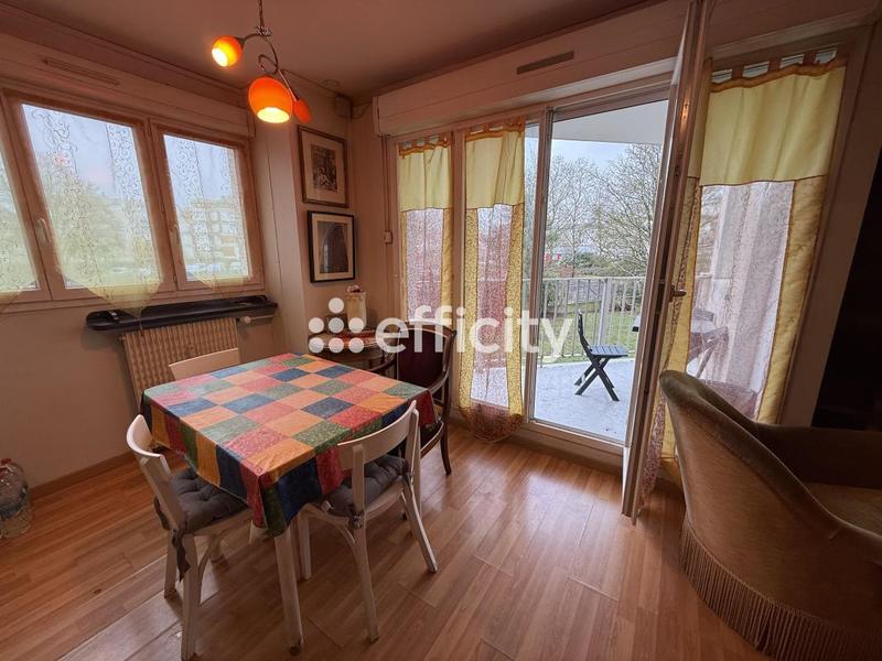 Appartement - 99 m² - 5 pièces